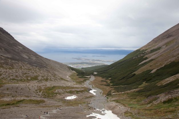 Dort unten ist Ushuaia von wo ich gestarted bin