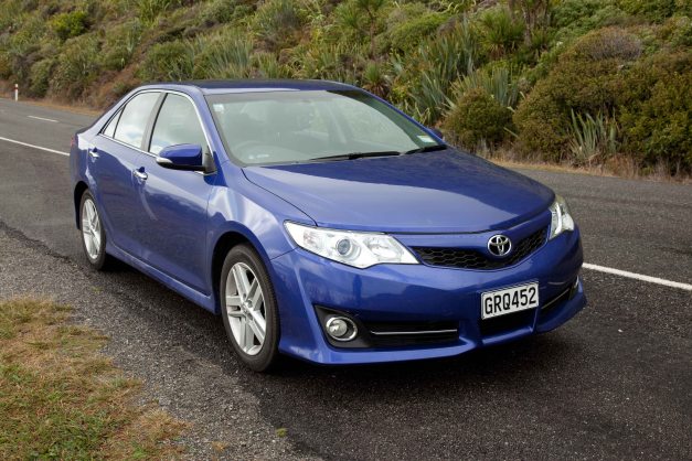 Mein Wägelchen: Nagelneu, blankpoliert und mit unzähligen elektronischen Spielereien ausgestattet (ungewohnt für einen Mietwagen - ich musste zum tatsächlich das Handbuch studieren ;-))