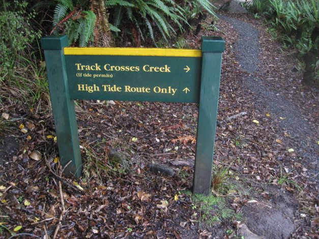 Flussüberquerung - muss ich jetzt meine Wanderschuhe ausziehen?