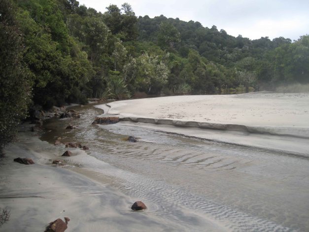 Wohl kaum - das 'Flüsschen' nehme ich in einem Sprung.. :-) Aber gut, dass mich das DoC gewarnt hat.