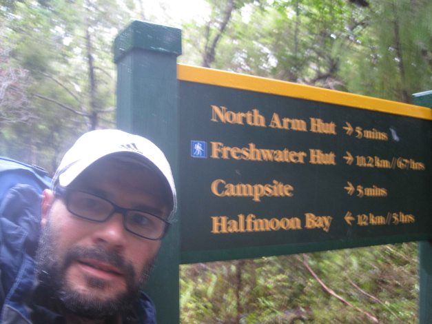 5 Minuten bis zur Hütte - endlich!!! Ich habe auch schon entspannter gelächelt...