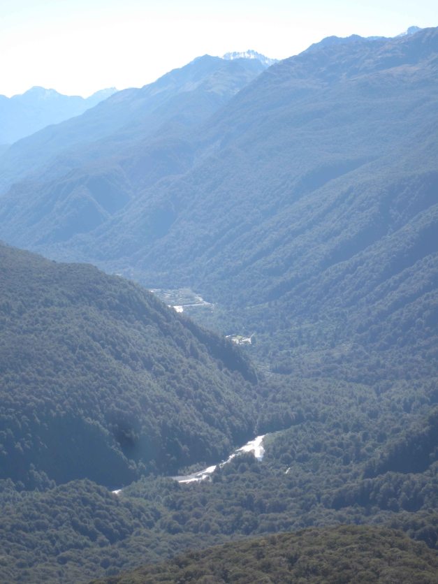 Irgendwo dort unten ist das Ende des Tracks.